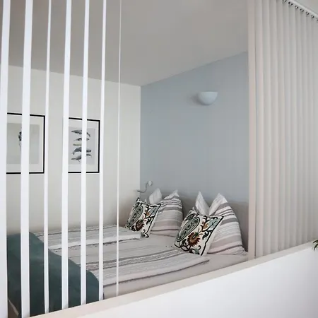 Apstay Station I Self Check-in I Parking Option * Graz